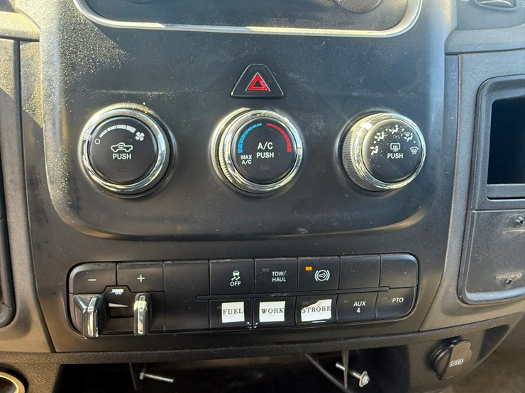 #2048-•-2013-ram-5500-heavy-duty-service-truck-image-42