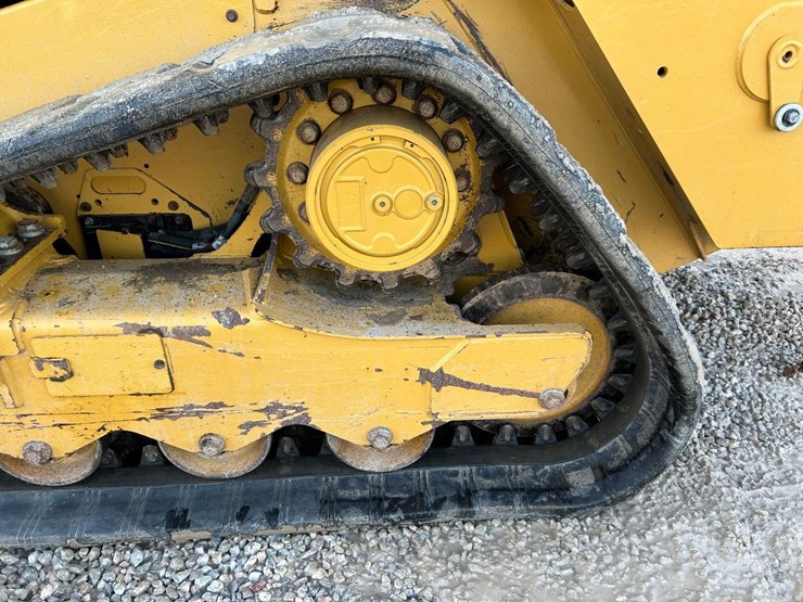 2019-caterpillar-259d3-image-19