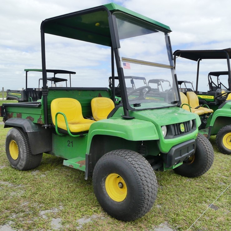 JOHN DEERE GATOR