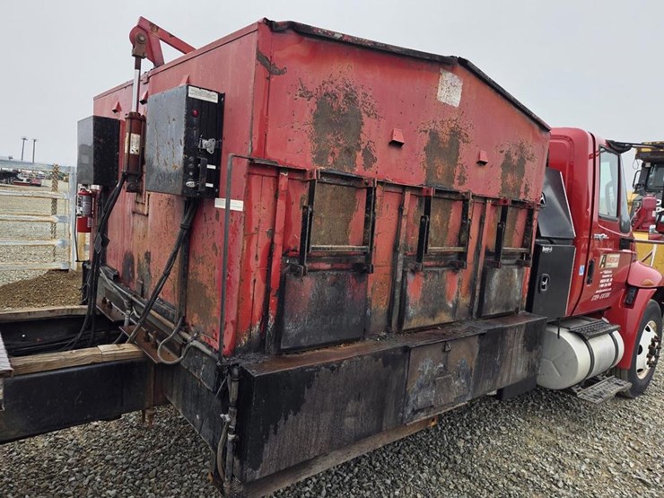 2013-international-durastar-4300-image-27