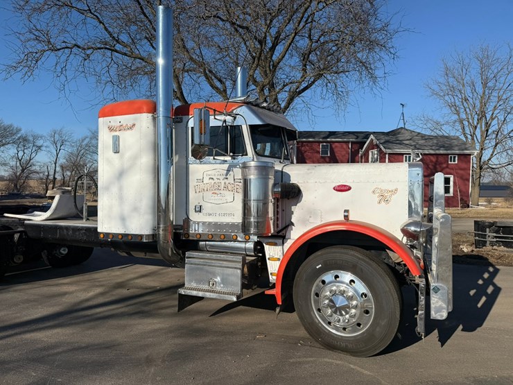1974-peterbilt-359-image-10