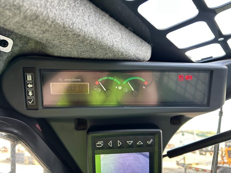 2024-deere-325g-image-26