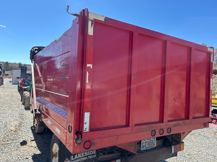 2005-isuzu-nqr-image-15