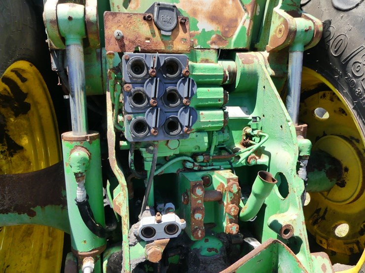 john-deere-8300-image-6