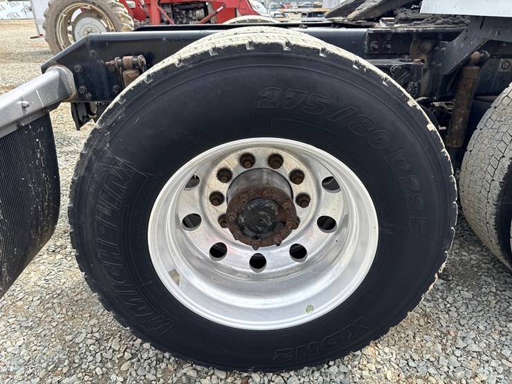 2019-kenworth-t680-image-81