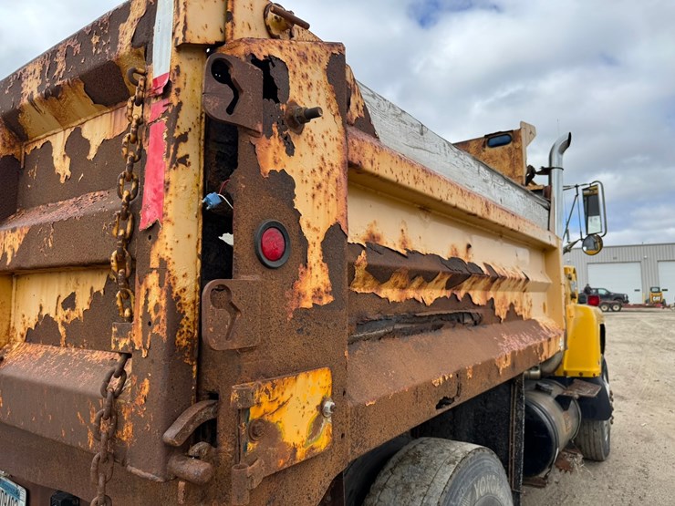 1977-ford-8000-image-20