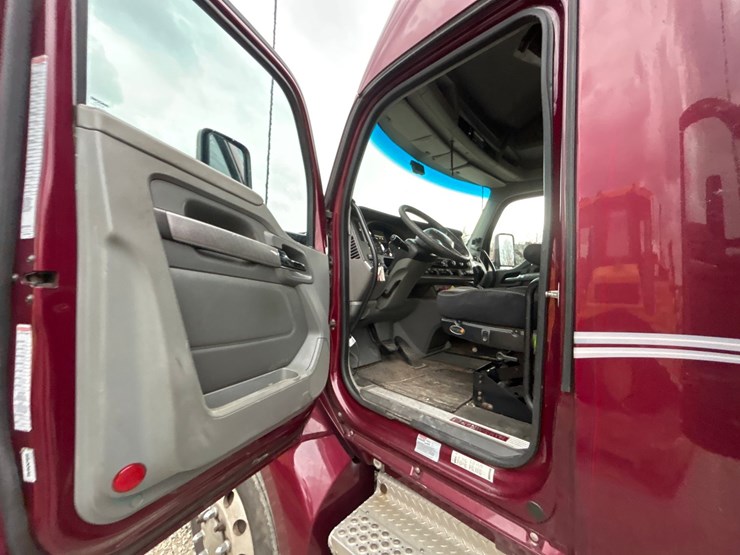 2016-kenworth-t680-image-48