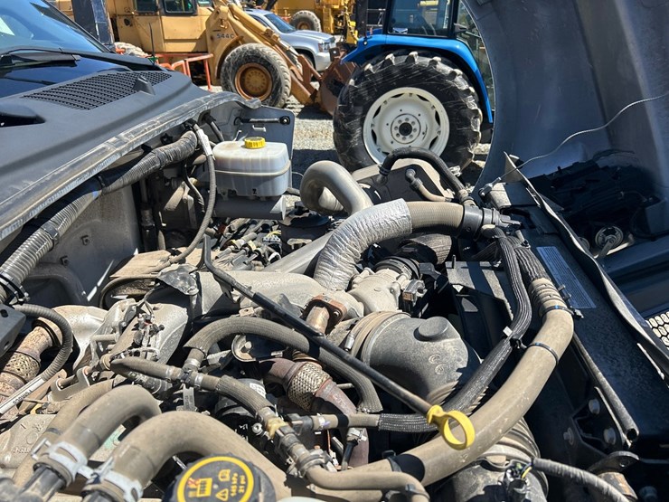 2023-ford-f750-image-41