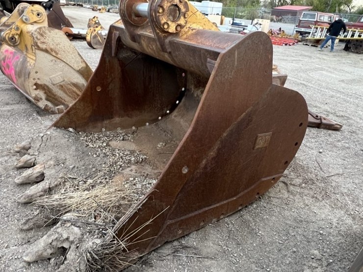 caterpillar-80-image-2