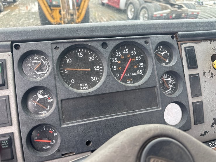 1998-massey-ferguson-8-image-43