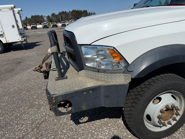 #1062-•-2015-ram-5500-heavy-duty-service-truck-image-7