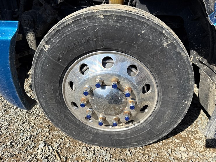 #2199-•-2020-international-a26-sleeper-cab-truck-tractor-image-90