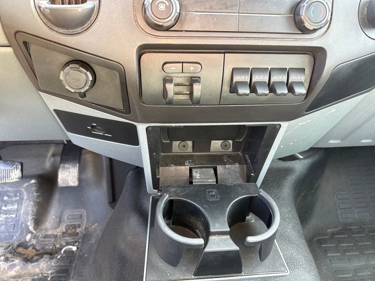 2011-ford-f550-image-63