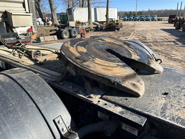 2020-kenworth-t880-image-16