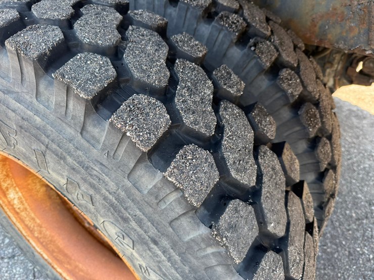 2010-international-7400-image-63