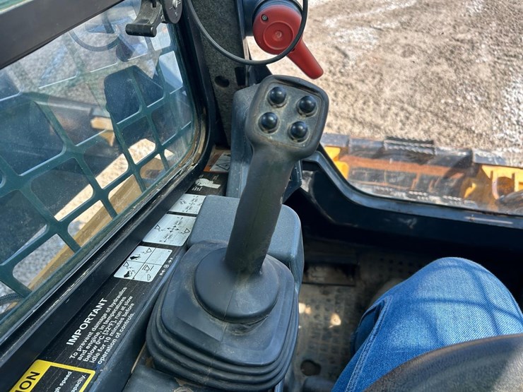 2018-deere-333g-image-26