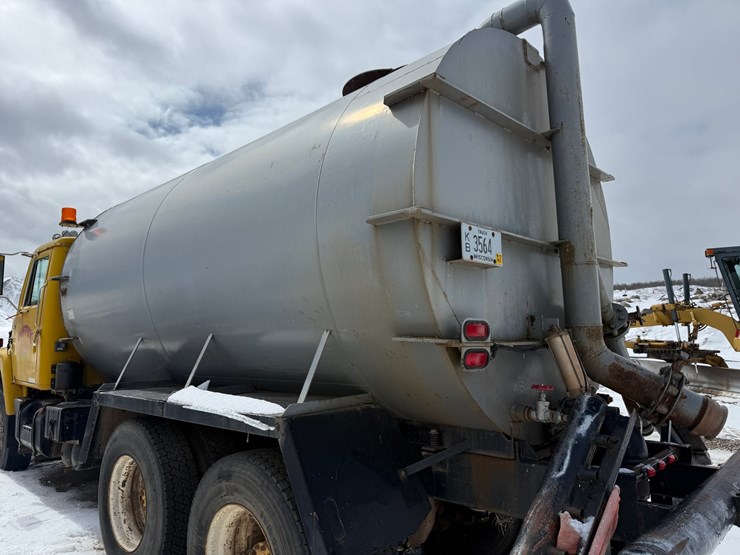 #2018-•-1978-international-f-2275-tandem-axle-water-truck-image-30