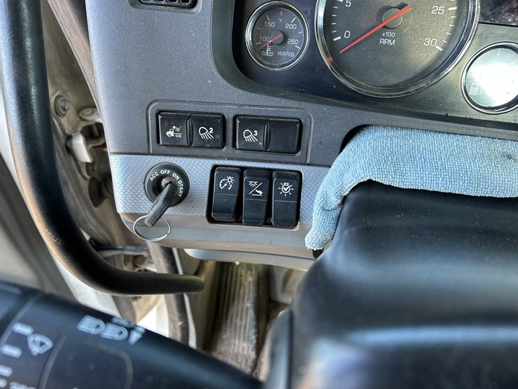 2020-kenworth-t880-image-67