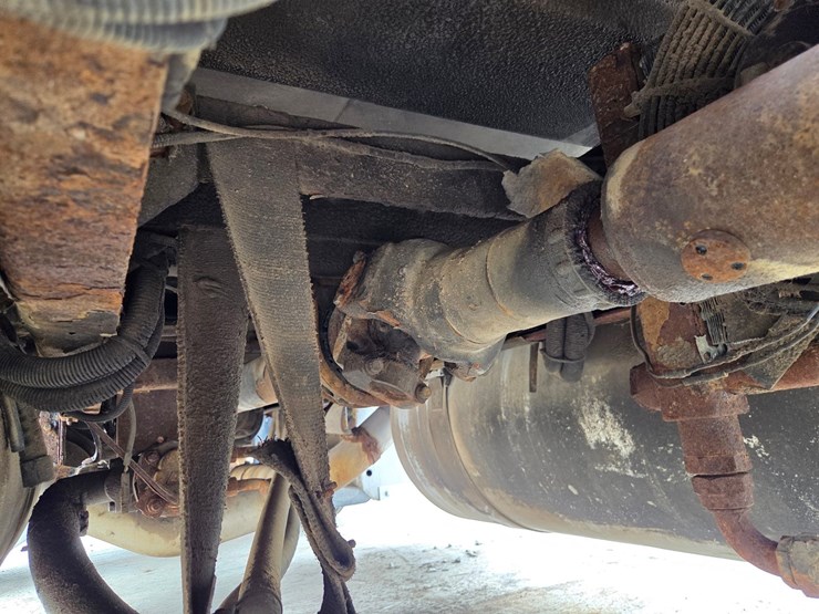 2002-peterbilt-379-image-46