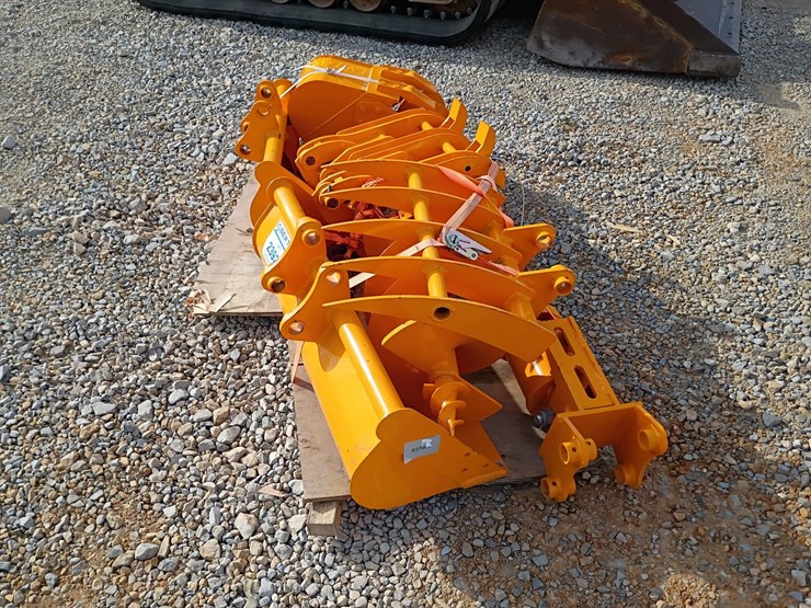 #23921-•-excavator-attachment-set-image-4