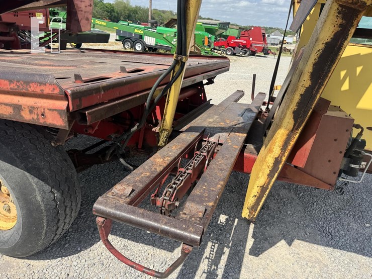 new-holland-1069-image-6