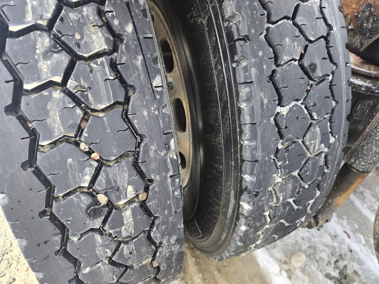 peterbilt-579-image-108