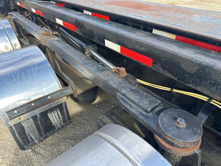 2010-massey-ferguson-8-image-53