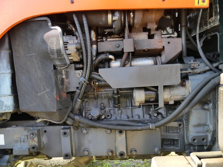 kubota-m108s-image-10