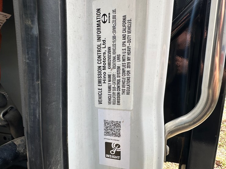 2020-hino-268-image-48