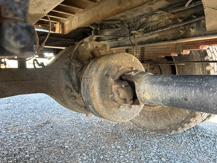 2023-ford-f750-image-28