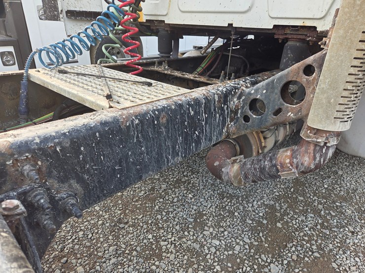 2013-international-prostar-image-30