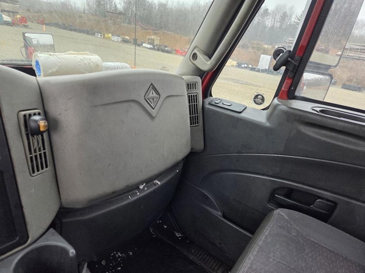 2013-international-durastar-4300-image-76