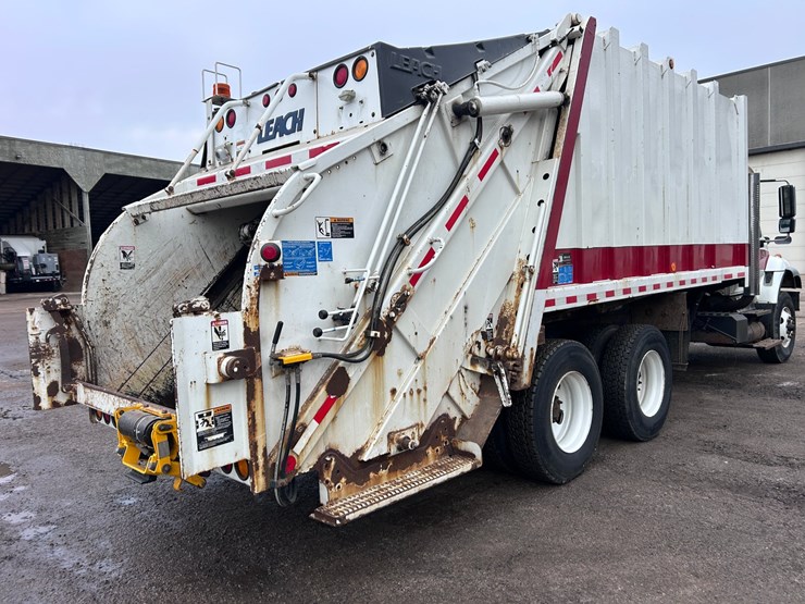 2003-international-7400-image-5