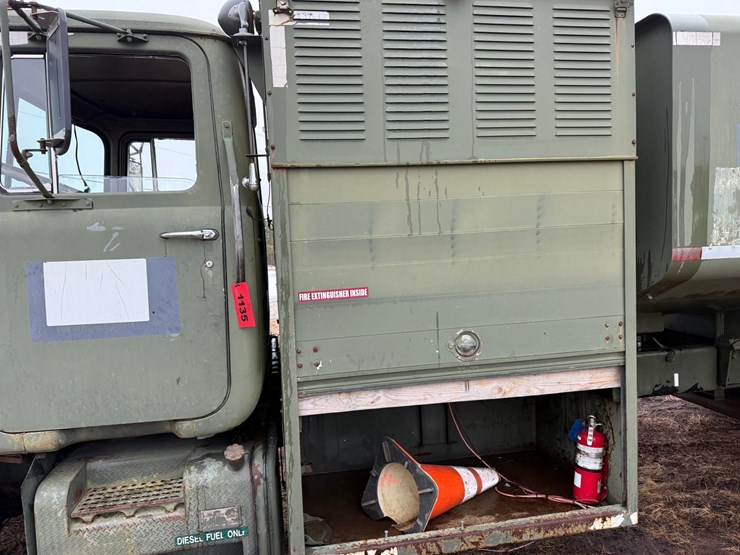 1984-mack-dm492s-image-28