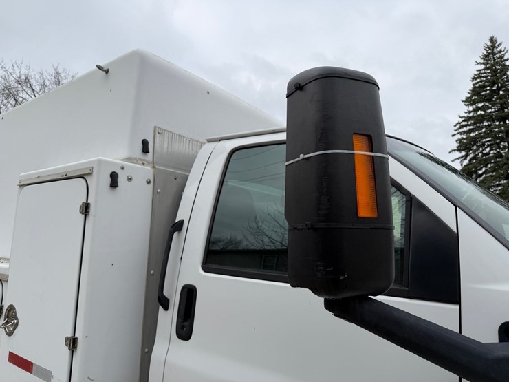 #1048-•-2009-gmc-c5500-specialty-service-truck-image-24