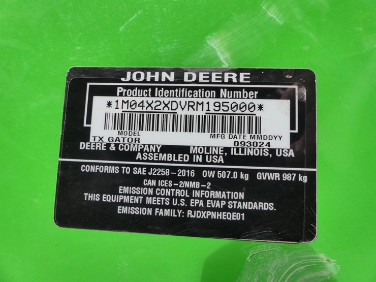 2024-john-deere-tx-4x2-image-12
