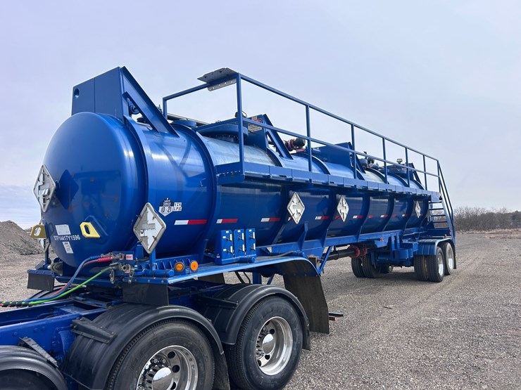 #1003-•-2017-worley-welding-works-tanker-trailer-image-1