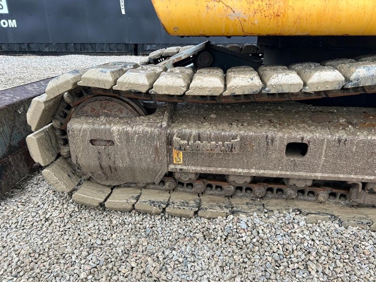 2020-deere-135g-image-17