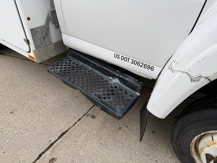 #1048-•-2009-gmc-c5500-specialty-service-truck-image-23