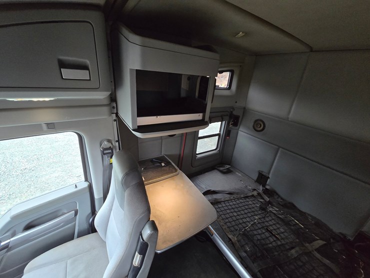 2017-kenworth-t680-image-84