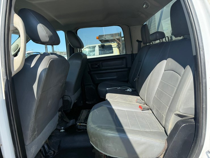 #2049-•-2015-ram-5500-heavy-duty-service-truck-image-29