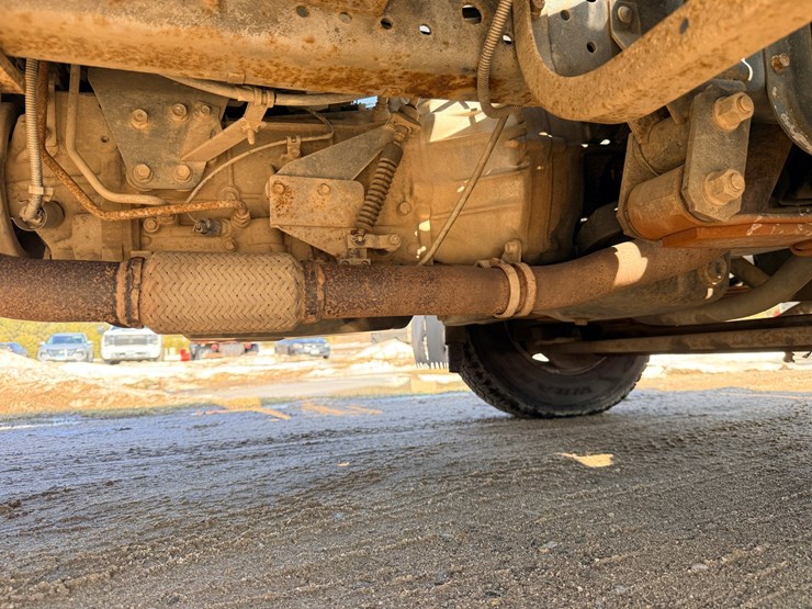 2002-isuzu-npr-image-53