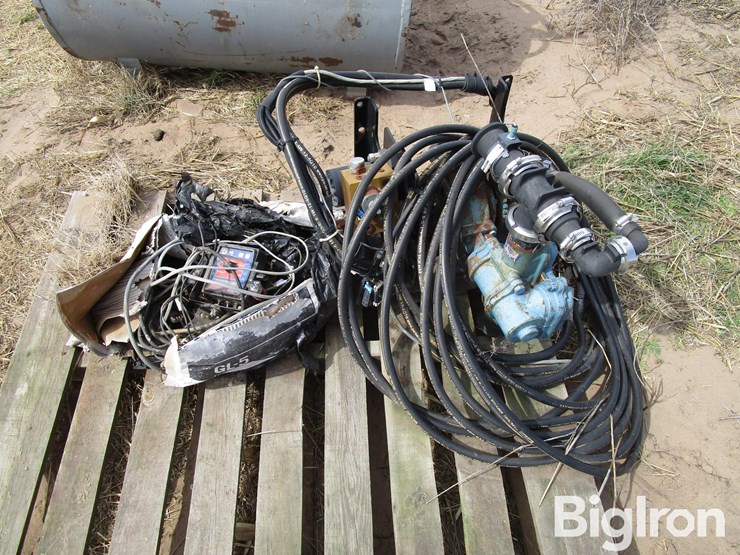 john-blue-hydraulic-fertilizer-attachment-image-4