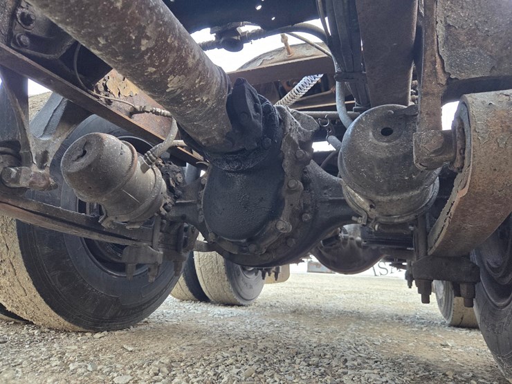 2005-caterpillar-c13-image-36