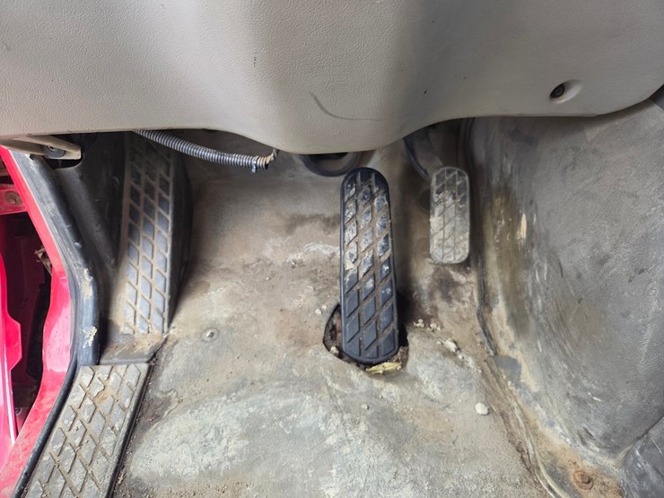 2005-massey-ferguson-8-image-72