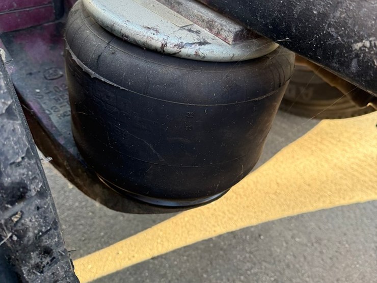 1974-peterbilt-359-image-47