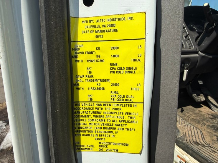 #1070-•-2012-freightliner-boom/crane-truck-image-63