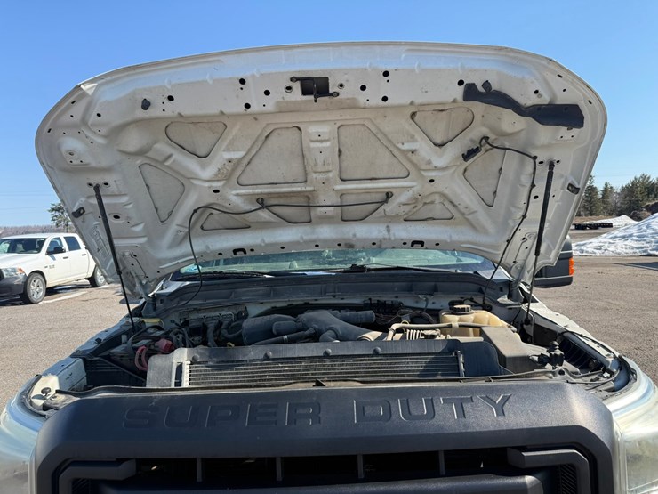 2011-ford-f550-xl-image-10