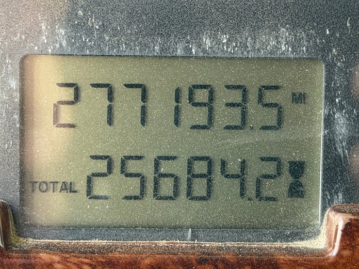 #1049-•-2005-mack-granite-tri-axle-dump-image-57