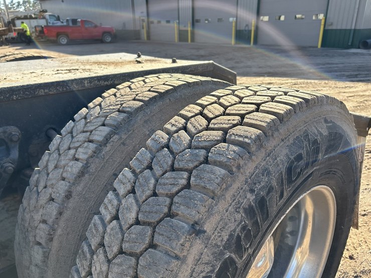 2020-kenworth-t880-image-82